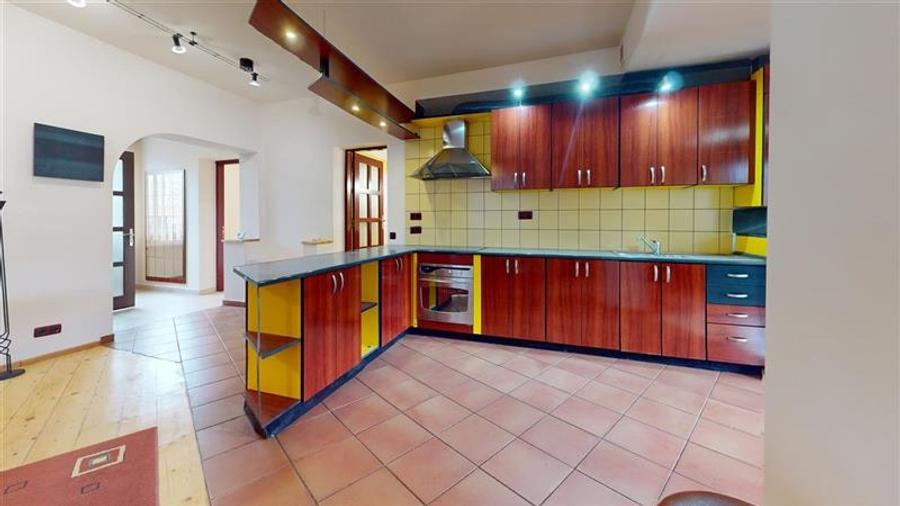 Edificiu interbelic,versatil:Sediu firma, Clinica,Investitie,Rezidenta,Centru Ci - 29