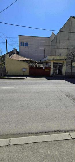 CASA 3 CAMERE CU TEREN SI SPATIU COMERCIAL - TROCADERO - 3