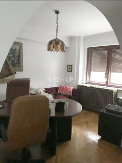 Stefan cel Mare- 5 camere mobilat si utilat,  imobil  1997, 3 locuri parcare - 6