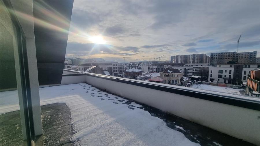 Penthouse de 3 camere zona Tractorul - 1