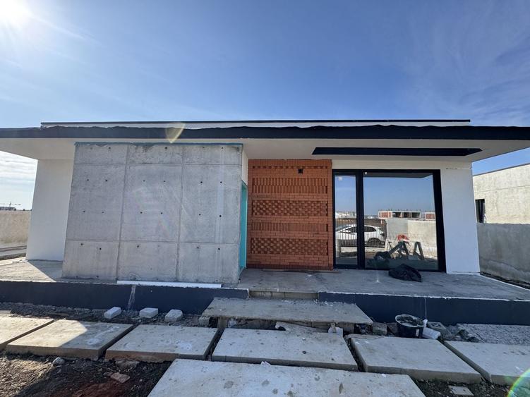 Vila Individuala in still INDUSTRIAL 500mp CURTE - 2