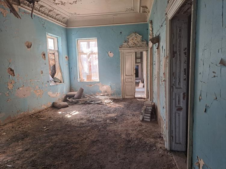 Unirii-Cartierul Evreiesc, singur curte, dubla deschidere, libera - 26