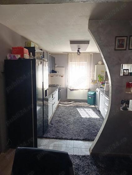 Apartament 3 camere, bucatarie, baie doua balcoane inchise. - 1