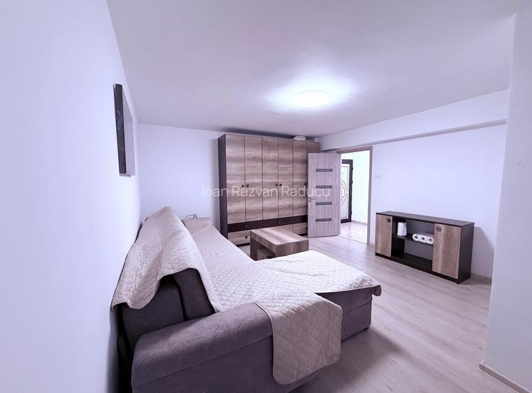 Garsonieră spațioasă și complet renovată – Zona Liceul Teoretic Ion Barbu Garsonieră spațioasă și complet renovată – Zona Liceul Teoretic Ion Barbu