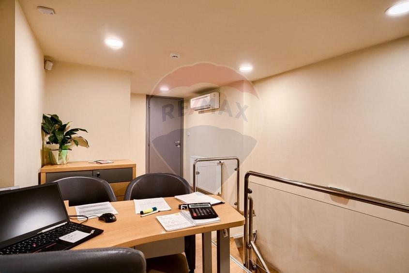 Spatiu comercial 112 mp de inchiriat in Podgoria, Bld. Revolutiei - 8