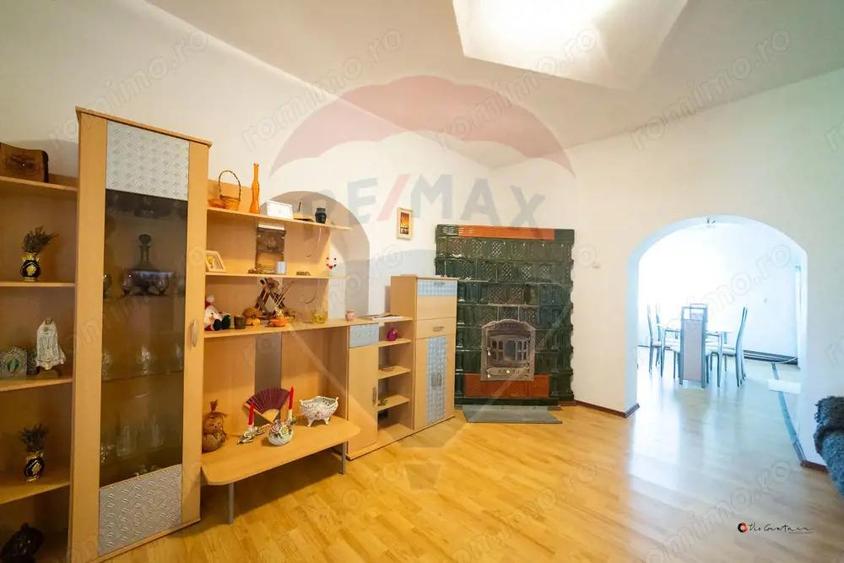 Casa cu 3 apartamente, piscina ?i 1000 mp teren, vanzare/schimb Turnu - 5