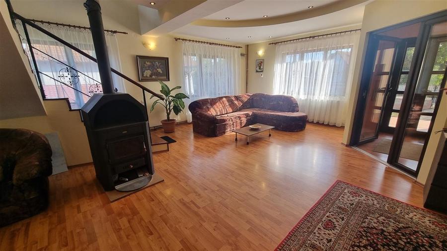 Vila de 8 camere zona centrala Stupini Brasov - 6