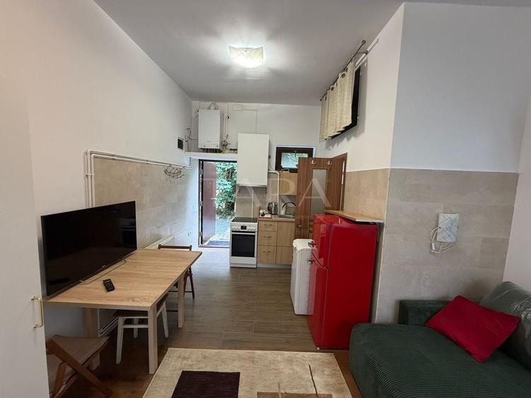 Garsonieră decomandată, mobilată în Ultracentral