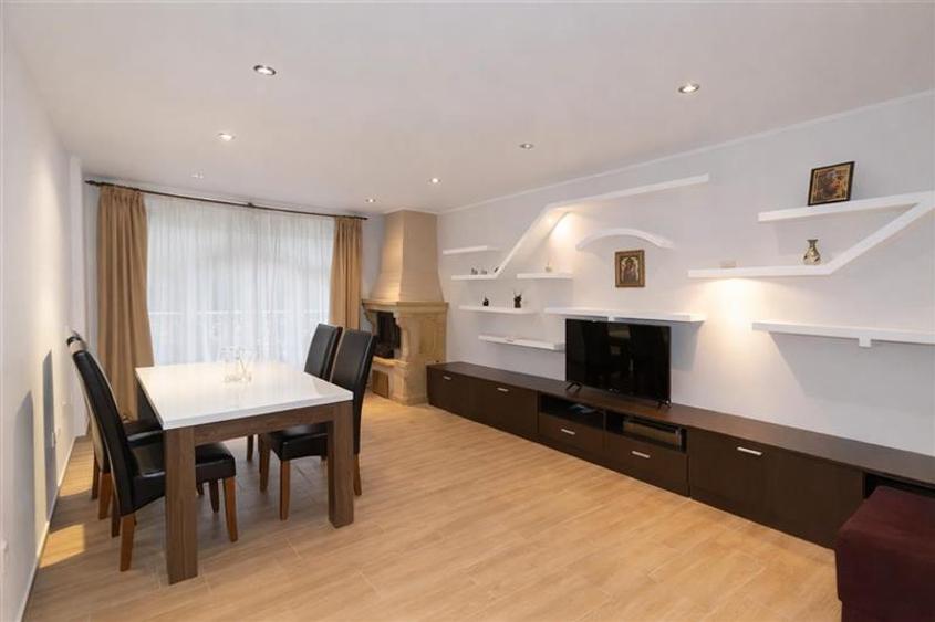 Resedinta cu atmosfera familiara,peisaj imersiv,amplasare premium,Zarnesti,Braso - 2