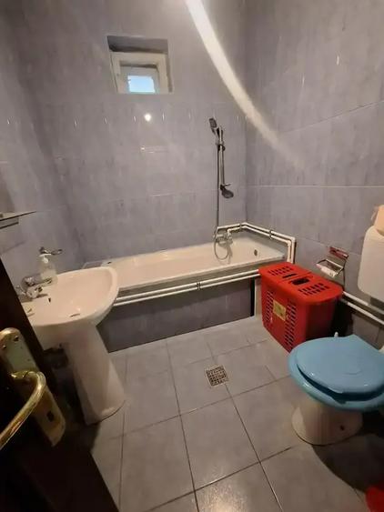 Casă cu teren – ideală pentru spații comerciale / birouri – Sector 4 - 8