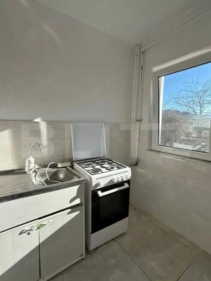 Garsoniera luminoasa cu vedere panoramica spre munte, Bartolomeu - 4