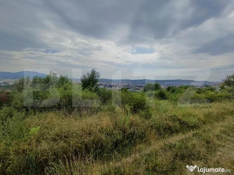 Teren Intravilan, de vanzare, 918 mp, zona Livada Meses - 1