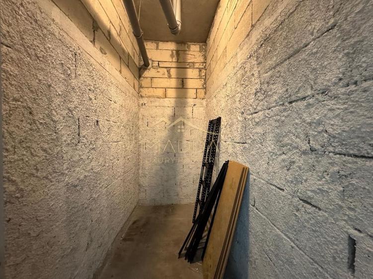 Apartament cu 3 camere decomandat, mobilat în Băneasa