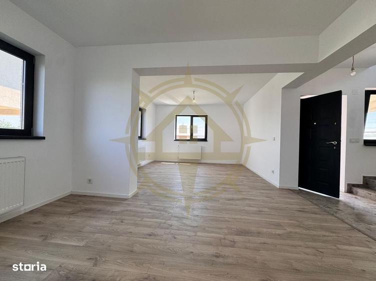 Casă cu 4 camere în Dumbrăveni
