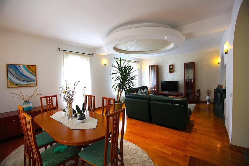 Vila deosebita in cartierul Tractorul - 9