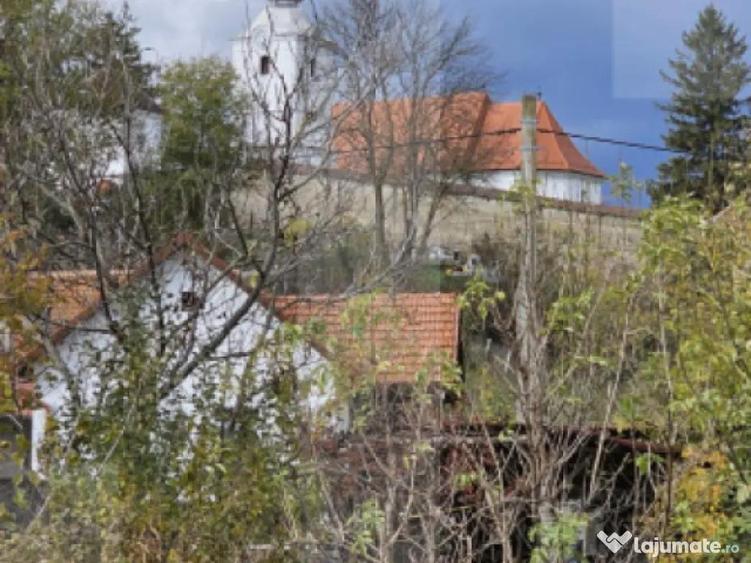 Casa ?araneasca in centrul localita?ii Ilieni te - 2