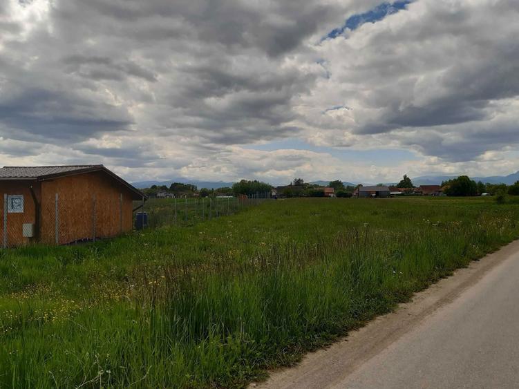 Vand teren intravilan, construibil,utilitati, central Lunca Calnicului - 3