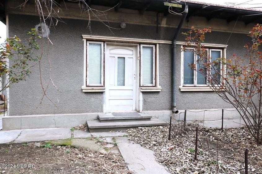 Gara - Spitalul CFR - Str. Scolii, casa din caramida, teren 380 mp! - 4