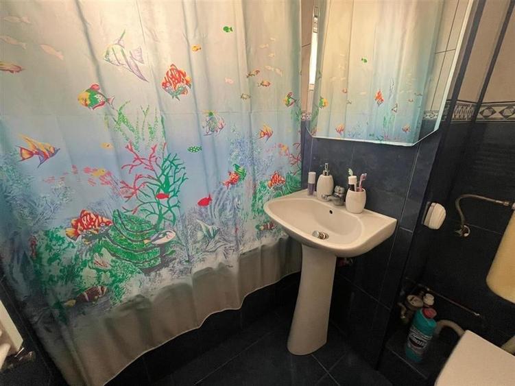 Apartament 3 camere decomandat si pivnita zona Vasile Aaron - 11