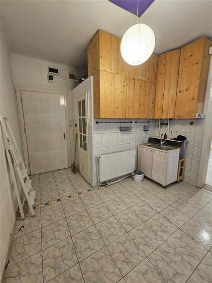 Spațiu comercial, de 28 mp, în Central