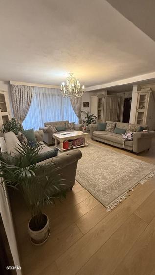 Casă cu 4 camere cu Teren 433 Mp în Central