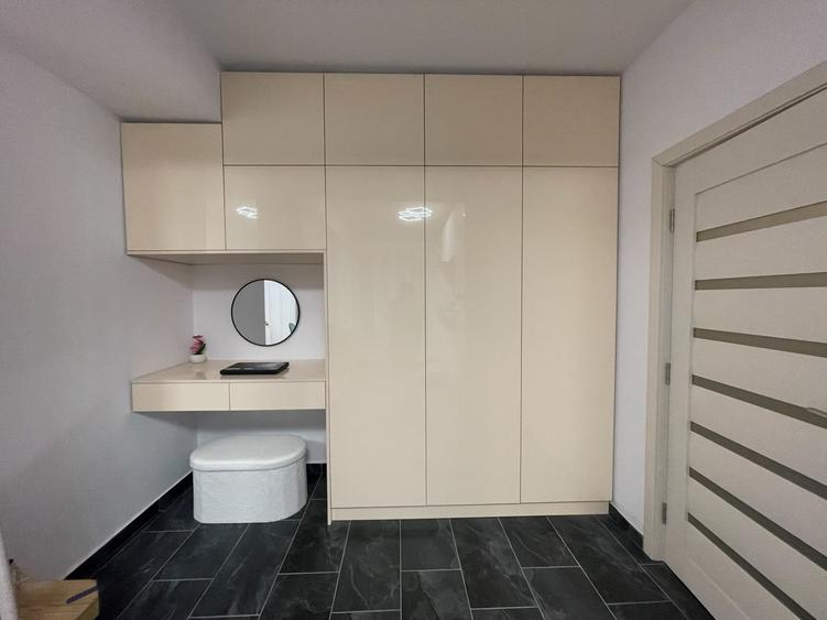 Apartament cu 2 camere semidecomandat, mobilat în Florești