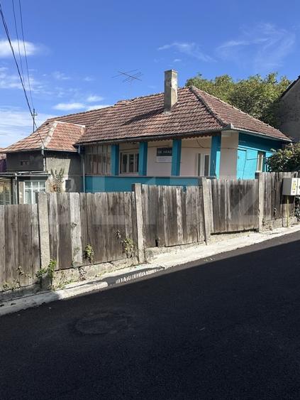 Casă individuală cu 2 camere cu Teren 200 Mp în Central