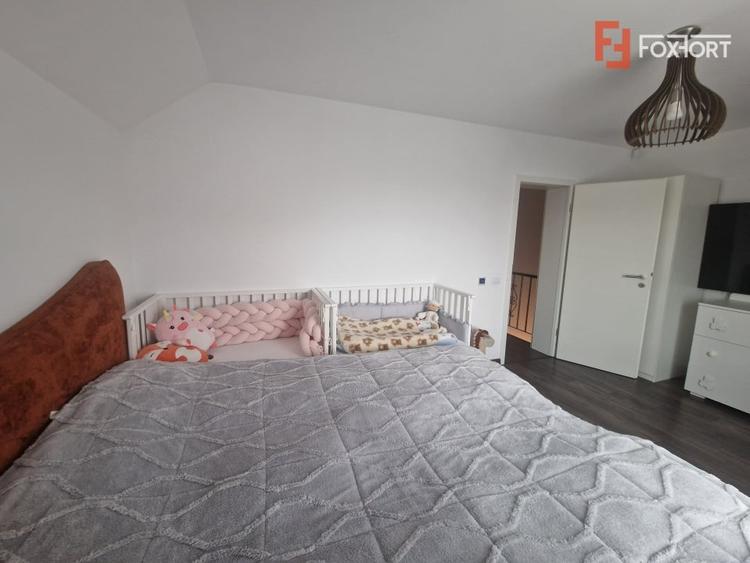 Duplex cu 4 camere cu Canalizare în Moșnița Veche