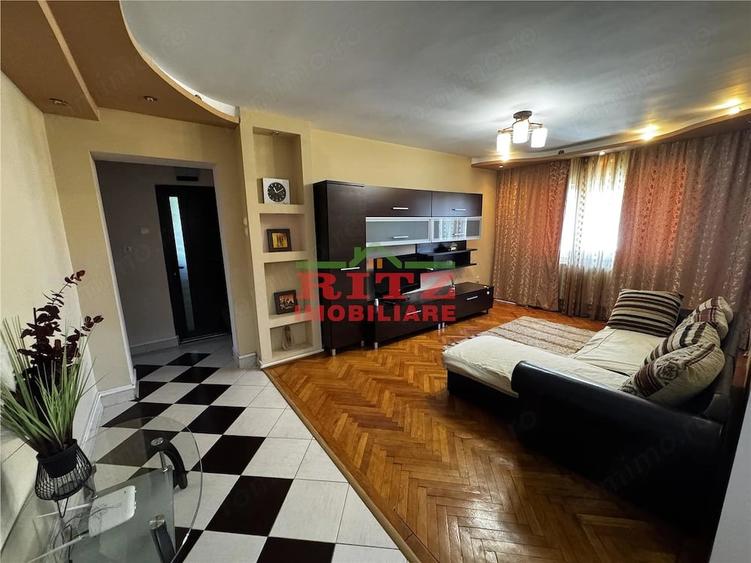 Apartament cu 3 camere semidecomandat în Ultracentral