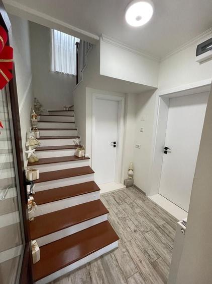 Apartament cu 5 camere decomandat, mobilat în Bogdăneștilor