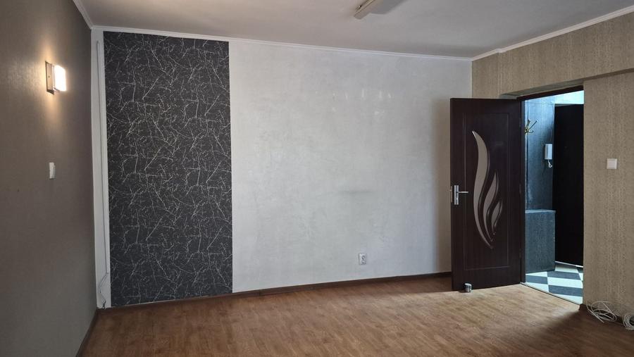 Apartament cu 3 camere decomandat în Decebal