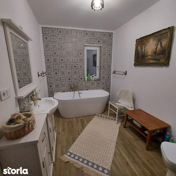 Casă cu 4 camere cu Teren 255 Mp în Central