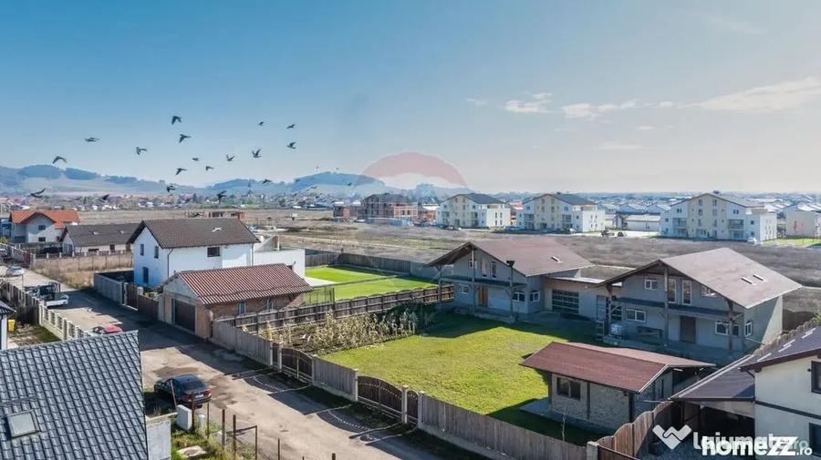 Casă cu 5 camere cu Teren 700 Mp în Sânpetru