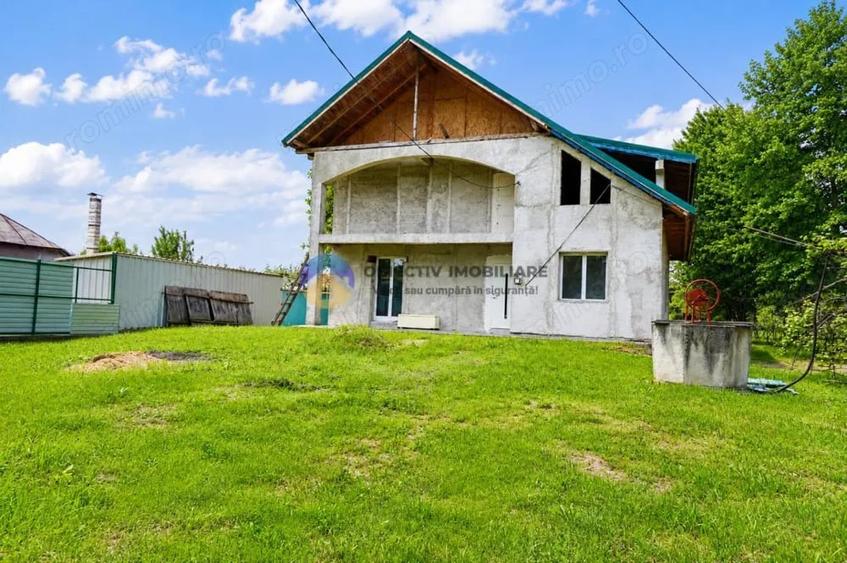 Casă cu Teren 1235 Mp în Rediu