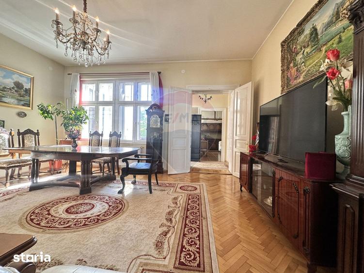Apartament cu 4 camere, mobilat în Central