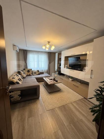 Apartament cu 4 camere decomandat, mobilat în Tudor