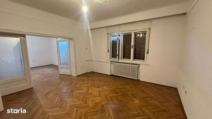Casă cu 3 camere în Calea Poplăcii