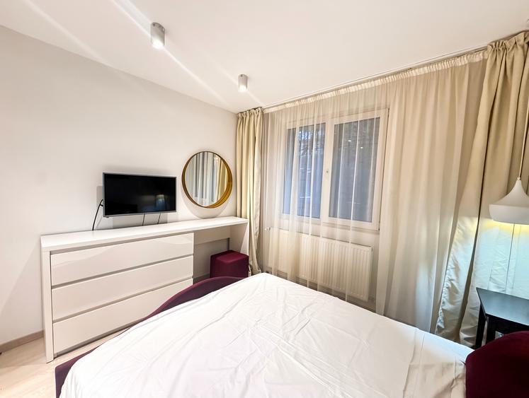 Apartament cu 2 camere decomandat în Titan