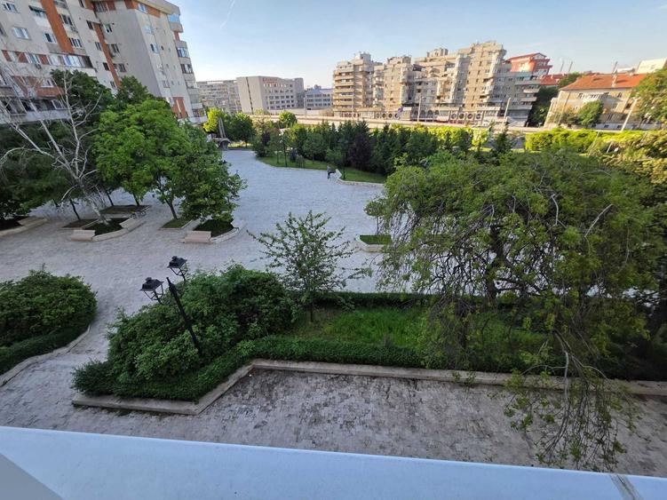 Apartament cu 4 camere decomandat în Popoveni