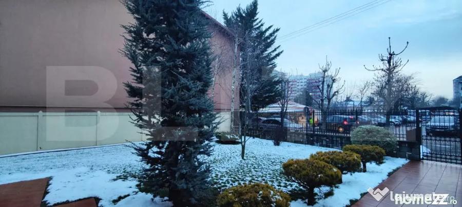 Casă cu 7 camere cu Teren 1178 Mp în Central