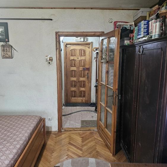 Garsonieră decomandată în Central