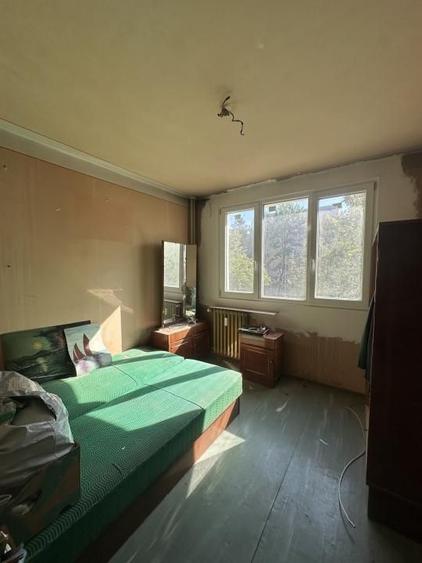 Apartament cu 3 camere semidecomandat în 1 Decembrie 1918