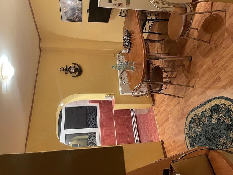 Apartament cu 4 camere decomandat în Central