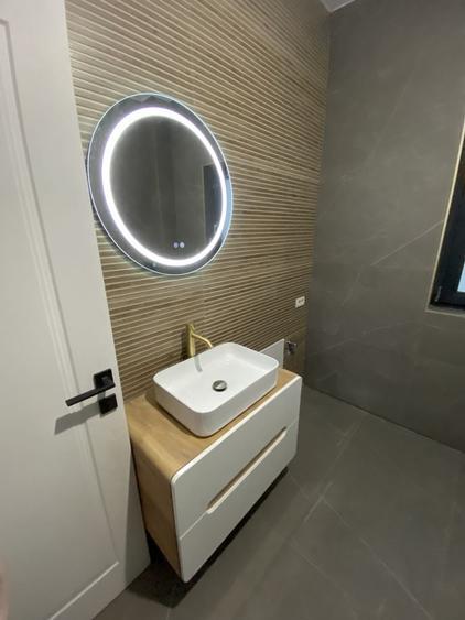 Casă cu 4 camere în Valea Adâncă