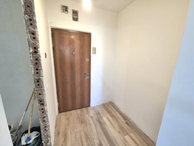 Vanzare garsoniera  zona Astra Str.Soarelui etajul 4 din 9 bloc cu 2 lifturi - 8