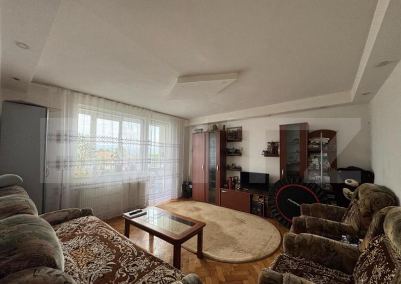 Apartament de vanzare, cu 3 camere decomandat, 61 mp, zona P - 14