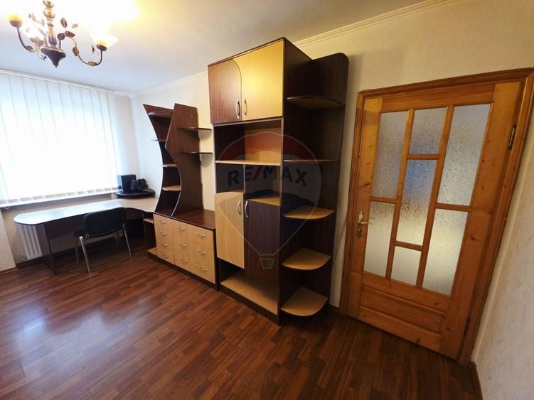 Apartament cu 4 camere de vânzare în zona Calea Romanului - 3