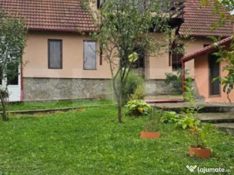 Casa deosebita, 3000 mp teren, 6 camere zona linistita - Bar - 7