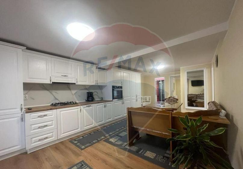 Apartament deosebit, situat la casa - zona Centrala - 3