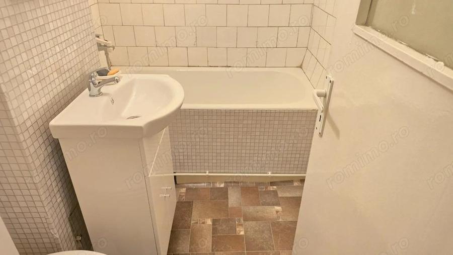 Inchiriez apartament 2 camere in Deva, zona Piata Centrala, decomandat, etaj 3, suprafata utila 48 m - 9